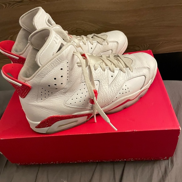 Jordan 6 (red oreo) - Picture 2 of 4